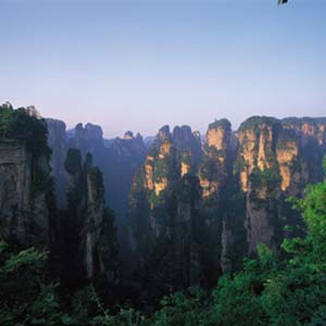 單獨成團(tuán)N線：張家界、天子山、寶峰湖、猛洞河漂流、鳳凰古城四晚五日湘西全景游