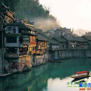 【長沙往返路線1】張家界、鳳凰古城、天子山、黃龍洞三晚四日游